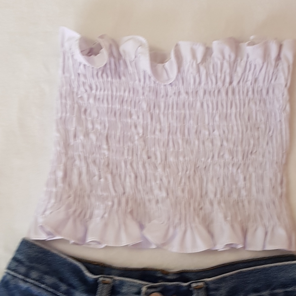 ๐ฆSOLD๐ฆ OFF WHITE SMOCK CROP TOP - Picture 2 of 6